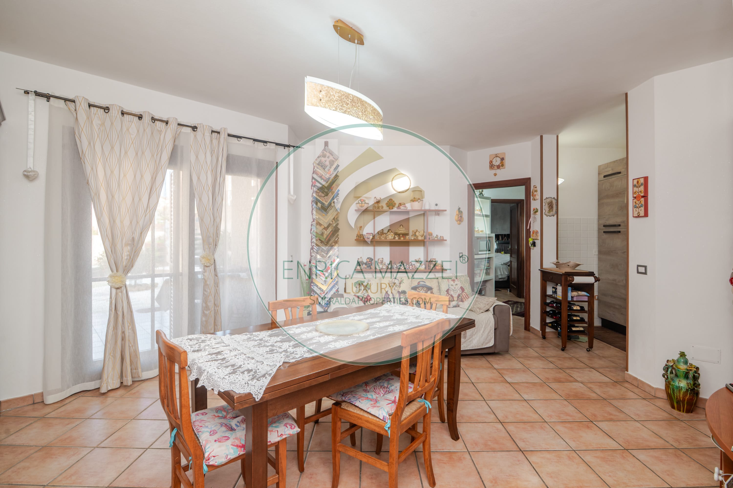 In vendita ampio appartamento con grande cortile a Olbia